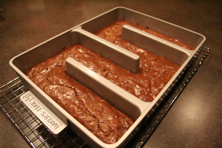 Baking Pan For Edge Brownies